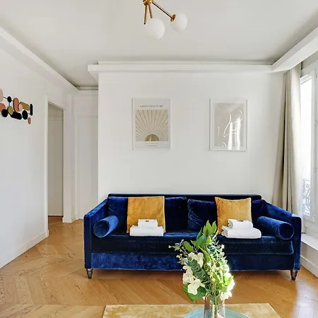 Beaugrenelle - Tour Eiffel 2 * Париж