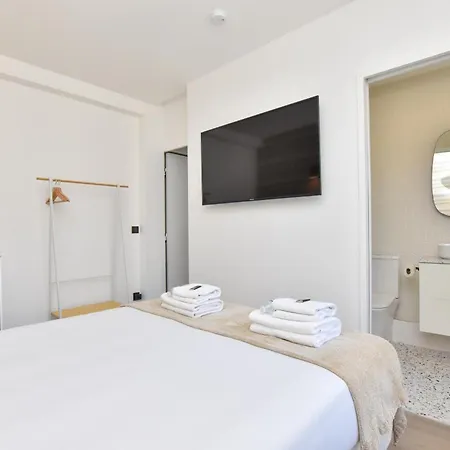 Beaugrenelle - Tour Eiffel 2 * Париж